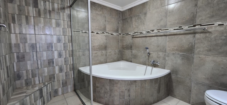 To Let 3 Bedroom Property for Rent in Flamwood North West